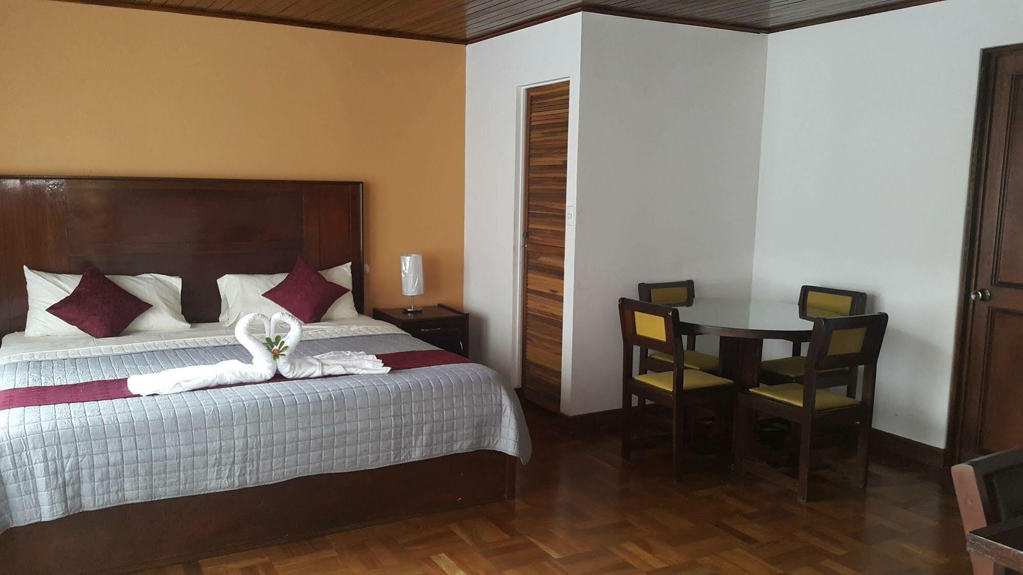 Hotel Portal Colonial San José Esterno foto