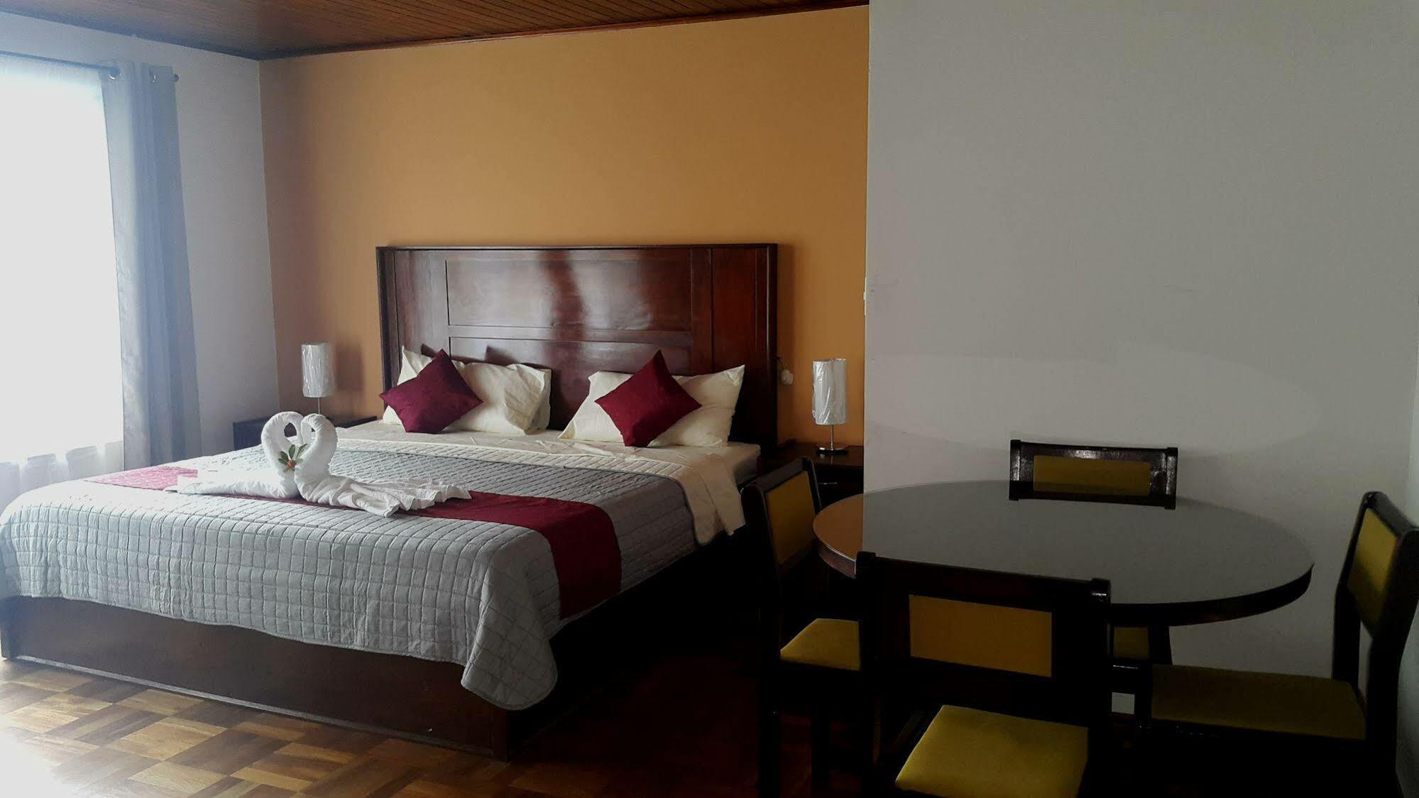 Hotel Portal Colonial San José Esterno foto